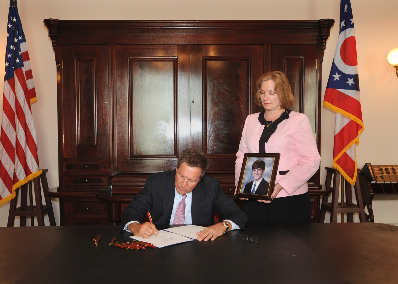 Rep. Anielski's Bill Creating Suicide Prevention Resources in Higher Education Signed by Governor