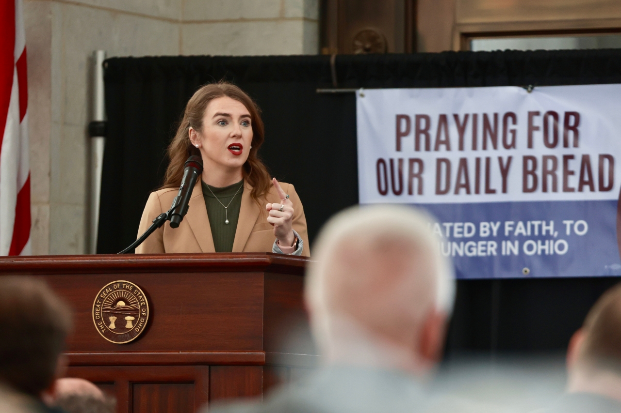 Rep. Sweeney delivers the keynote address at the Ohio Hunger Network's Faith and Legislative Leader Luncheon about her work to address hunger and housing insecurity in Ohio