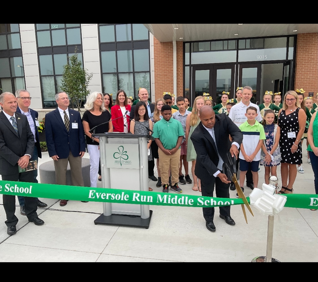 Rep. Richardson attends the Eversole Run Middle School Ribbon Cutting Ceremony
