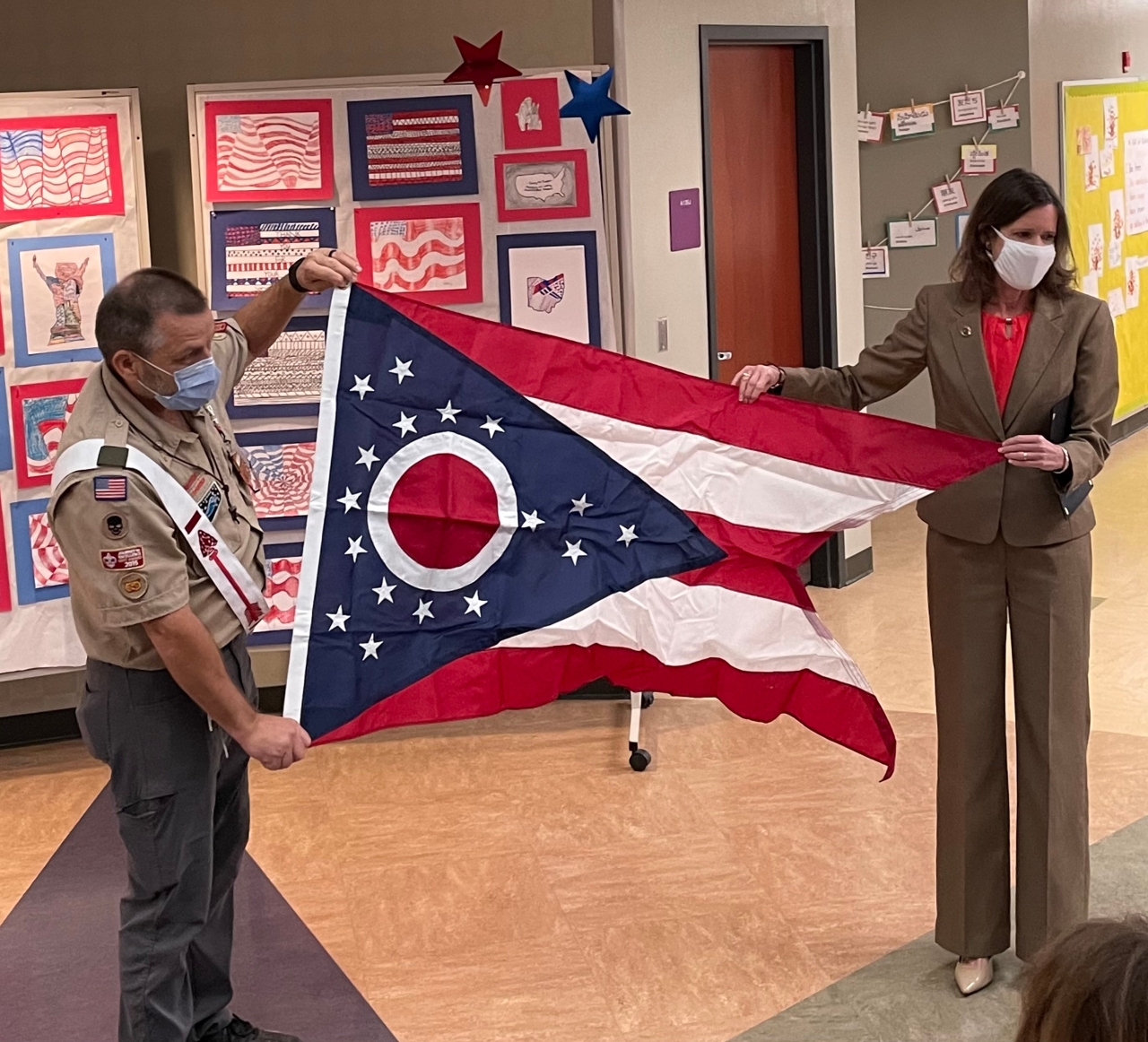 Representative Richardson presented an Ohio flag that was flown over the Statehouse to students and staff at Glacier Ridge Elementary School.