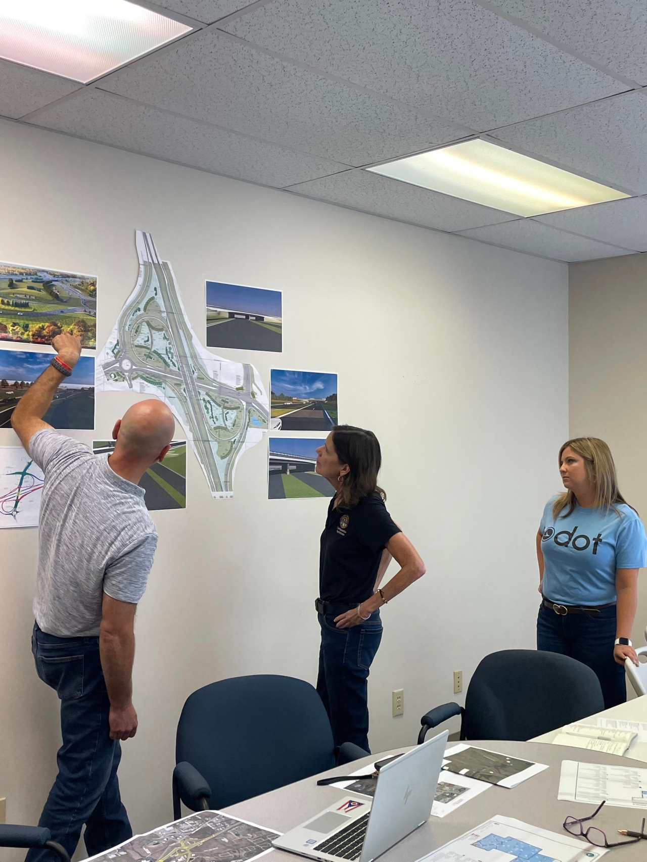 Representative Richardson discusses current infrastructure projects in the 86th House District with members of the Ohio Department of Transportation.