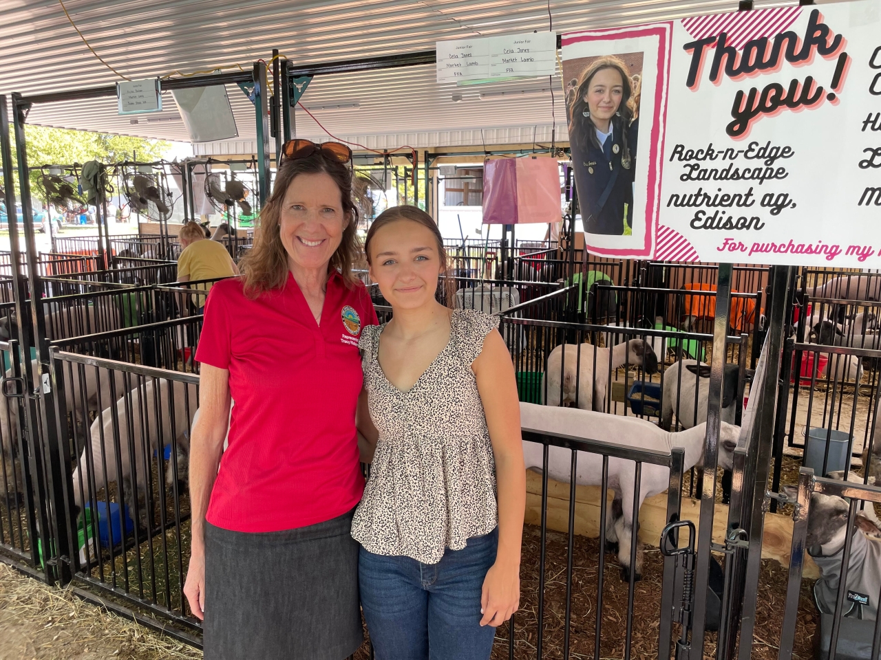 Representative Richardson gladly supported this young exhibitor at the Richwood Independent Fair and purchased her lamb at the livestock sale.â¿