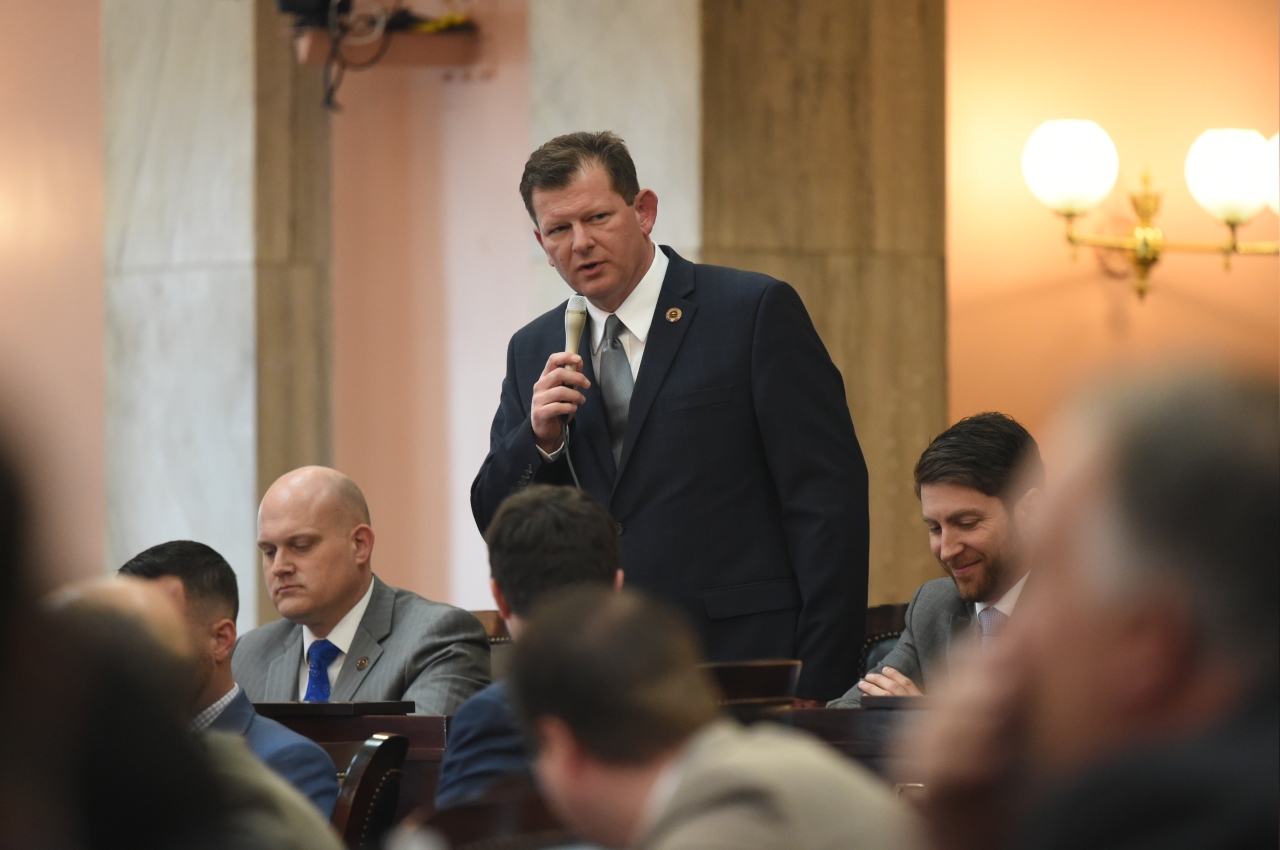 Representative Jason Stephens speaks to House Bill 87 on the House floor.