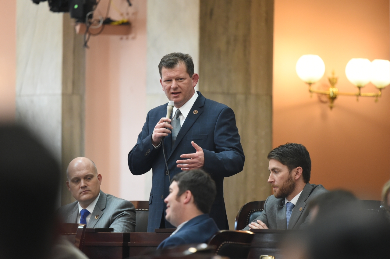 Representative Jason Stephens speaks to House Bill 87 on the House floor.