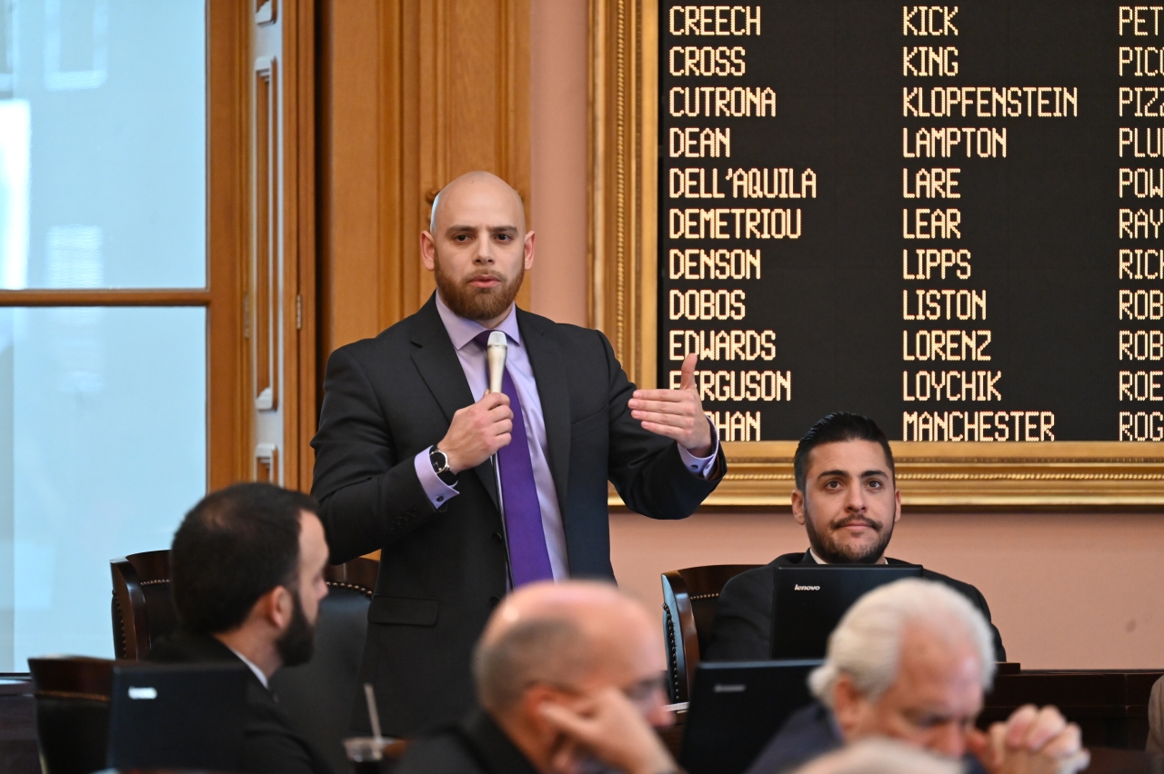 Rep. Cutrona speaks to his legislation on the House floor.