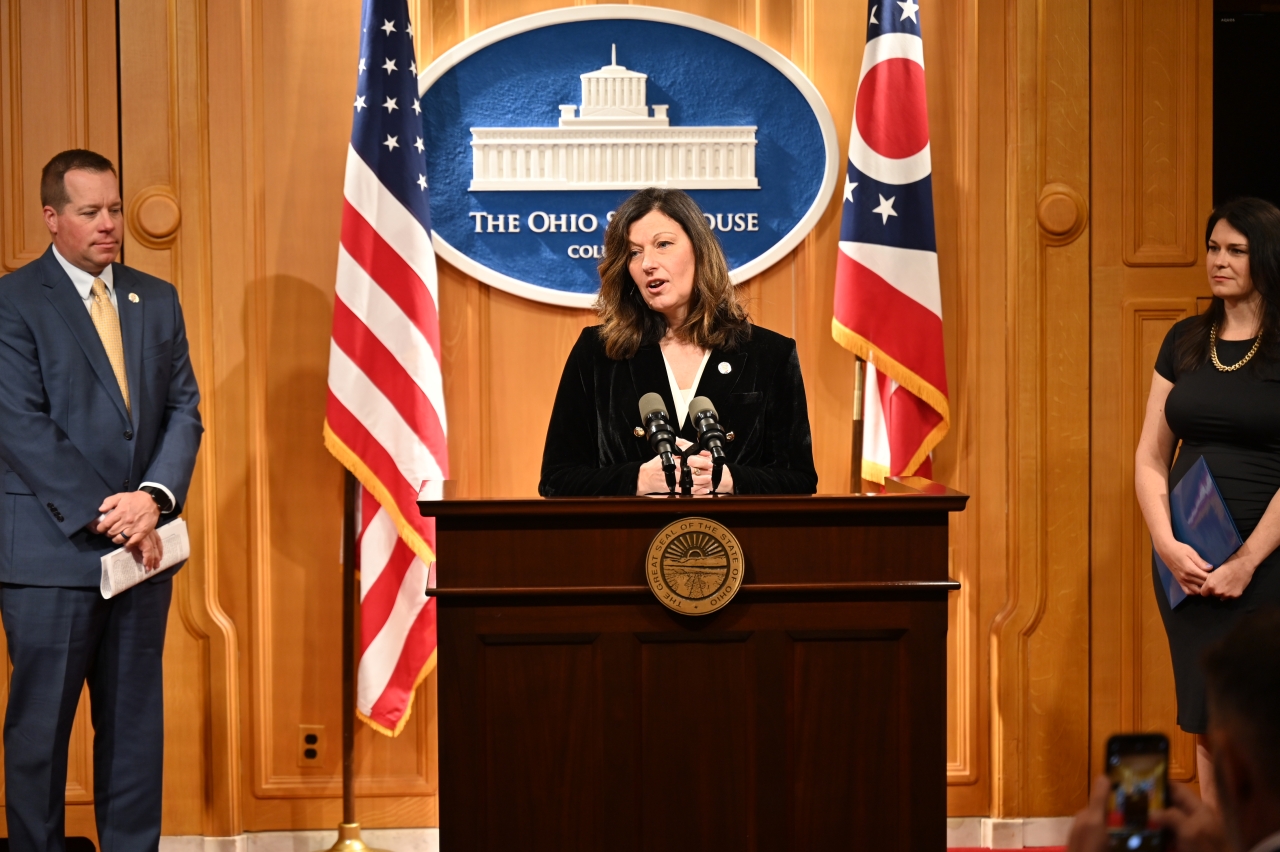 Rep. John hosts a press conference on legislation to establish equal shared parenting in Ohio.