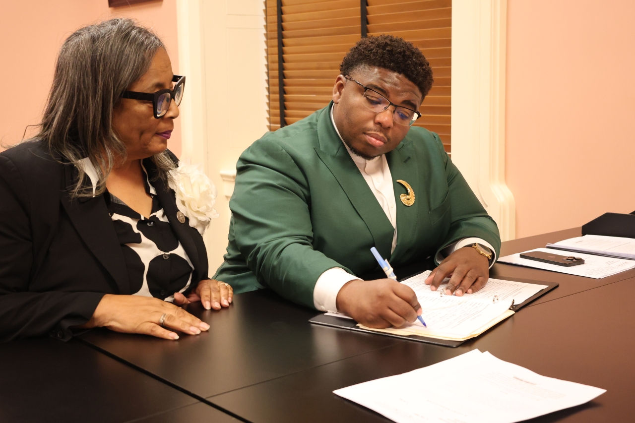 Reps. Jarrells and Sims introduce the End Slavery in Ohio Act.