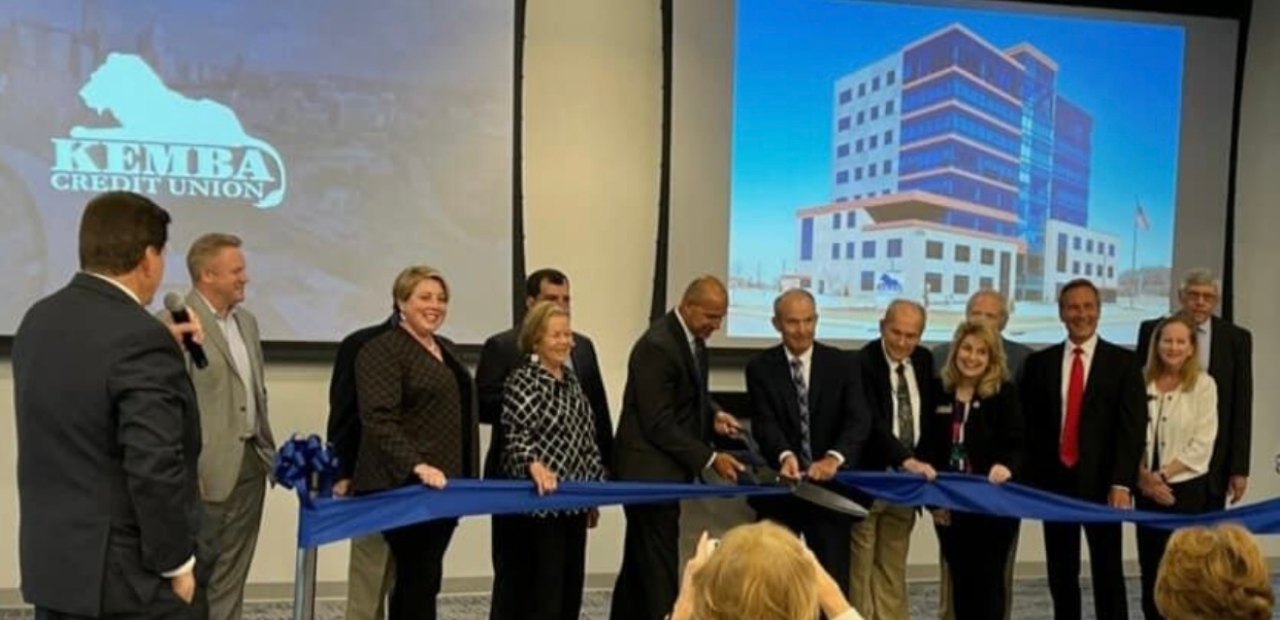 Rep. Gross participates in the ribbon cutting for Butler County's Kemba Credit Union