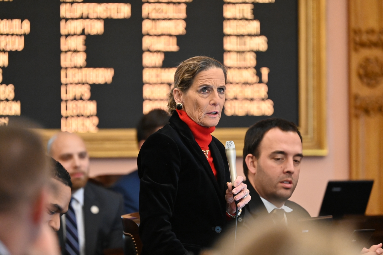 Rep. Schmidt speaks on the House floor.