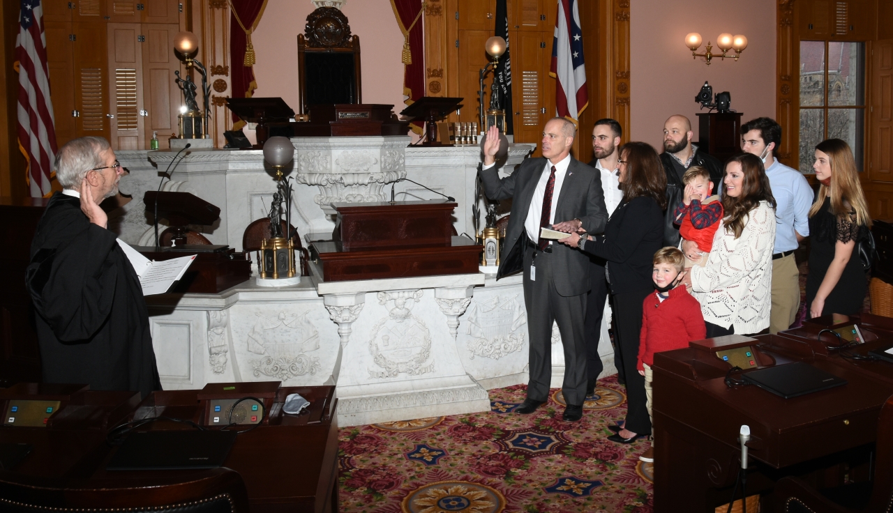 Rep. Bird gets sworn into the 134th General Assembly.