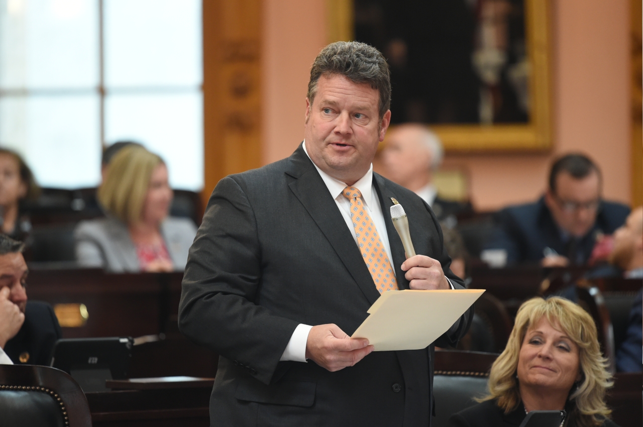 Rep. Lampton speaks on the House Floor during session.