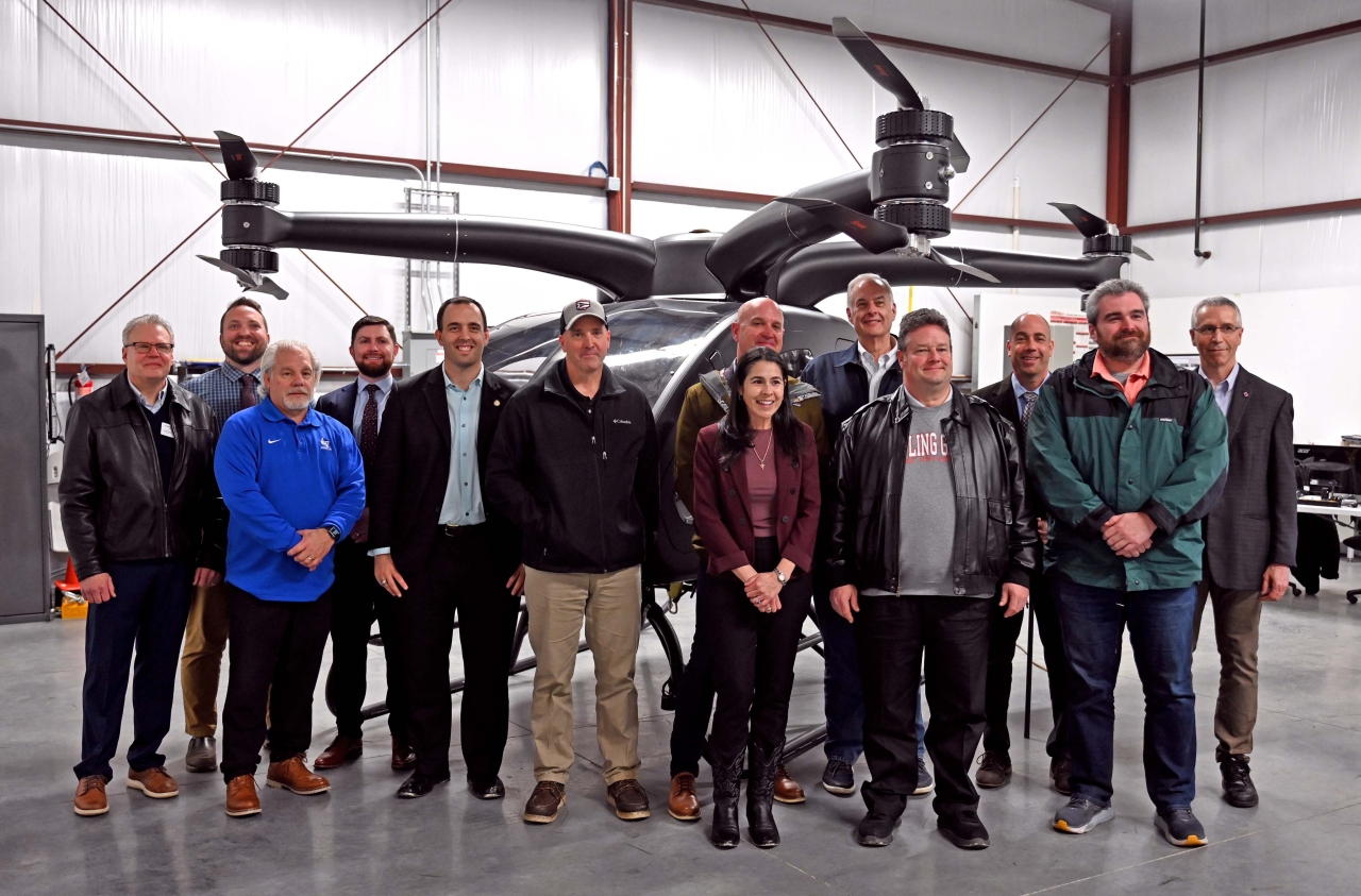 State Rep. Lampton and colleagues visit base located in Springfield.
