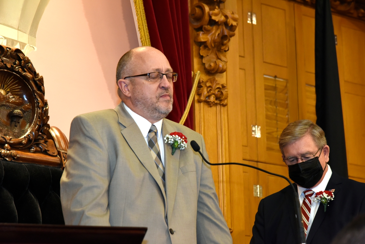 Rep. Click leads the House in the opening day prayer.