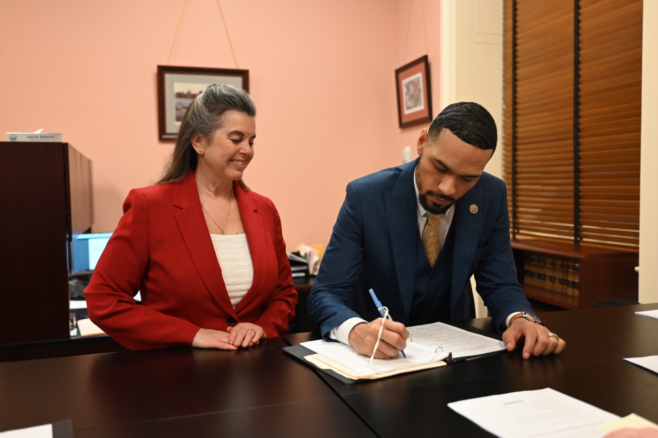 Rep. Williams and Rep. Lear introducing HB 155