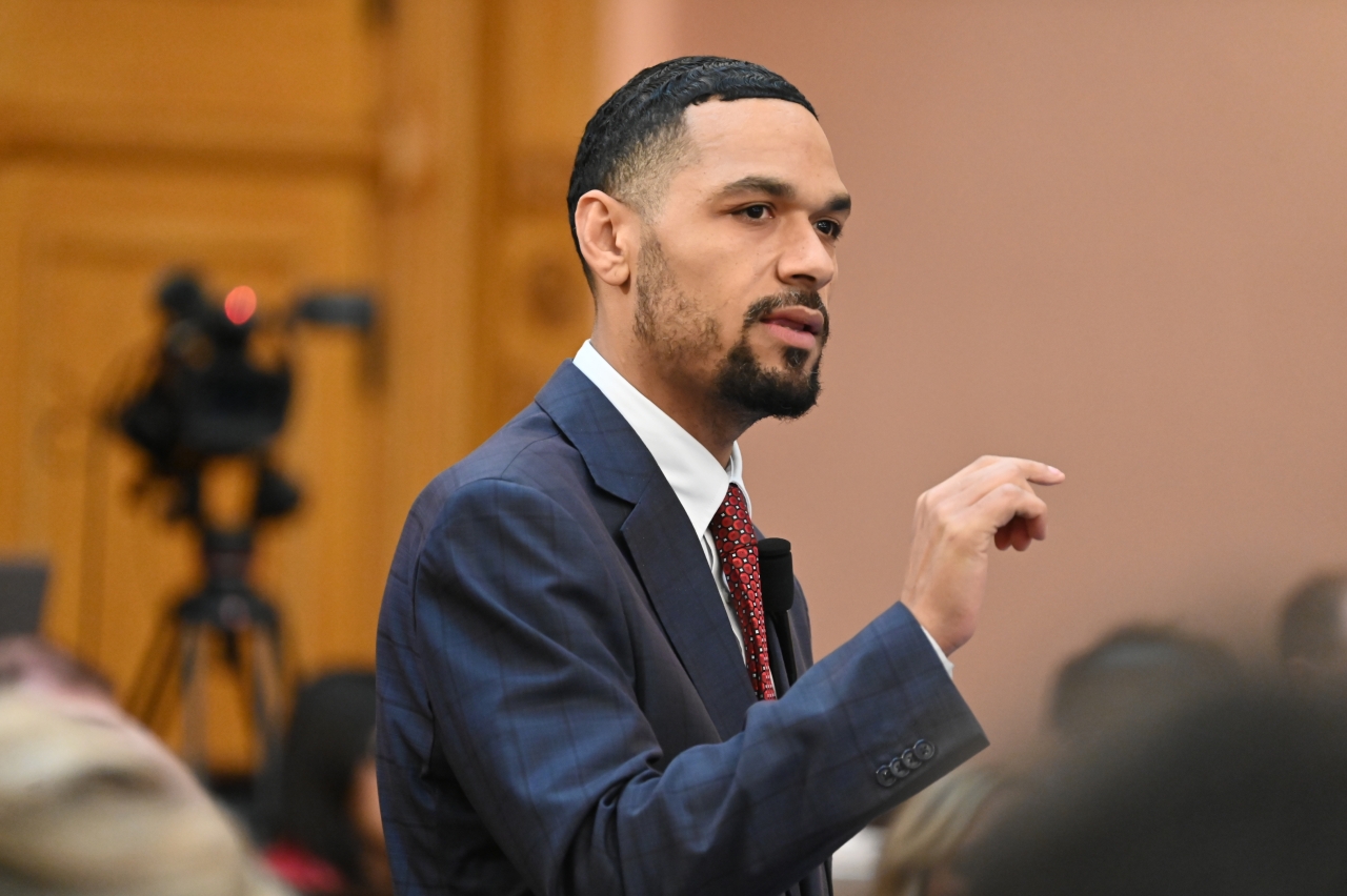 Rep. Williams speaking on the House floor