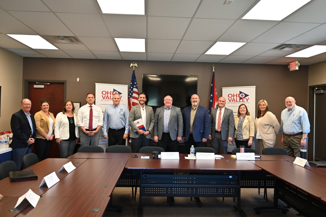 Pizzulli participates in a legislative roundtable with economic development leaders from the southern Ohio region.