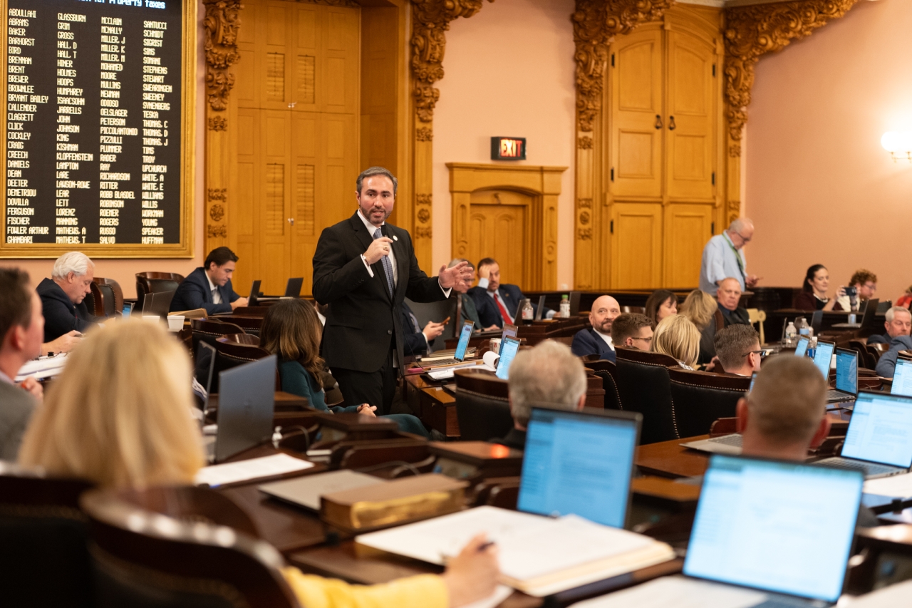 Rep. Thomas speaks on the House floor during session