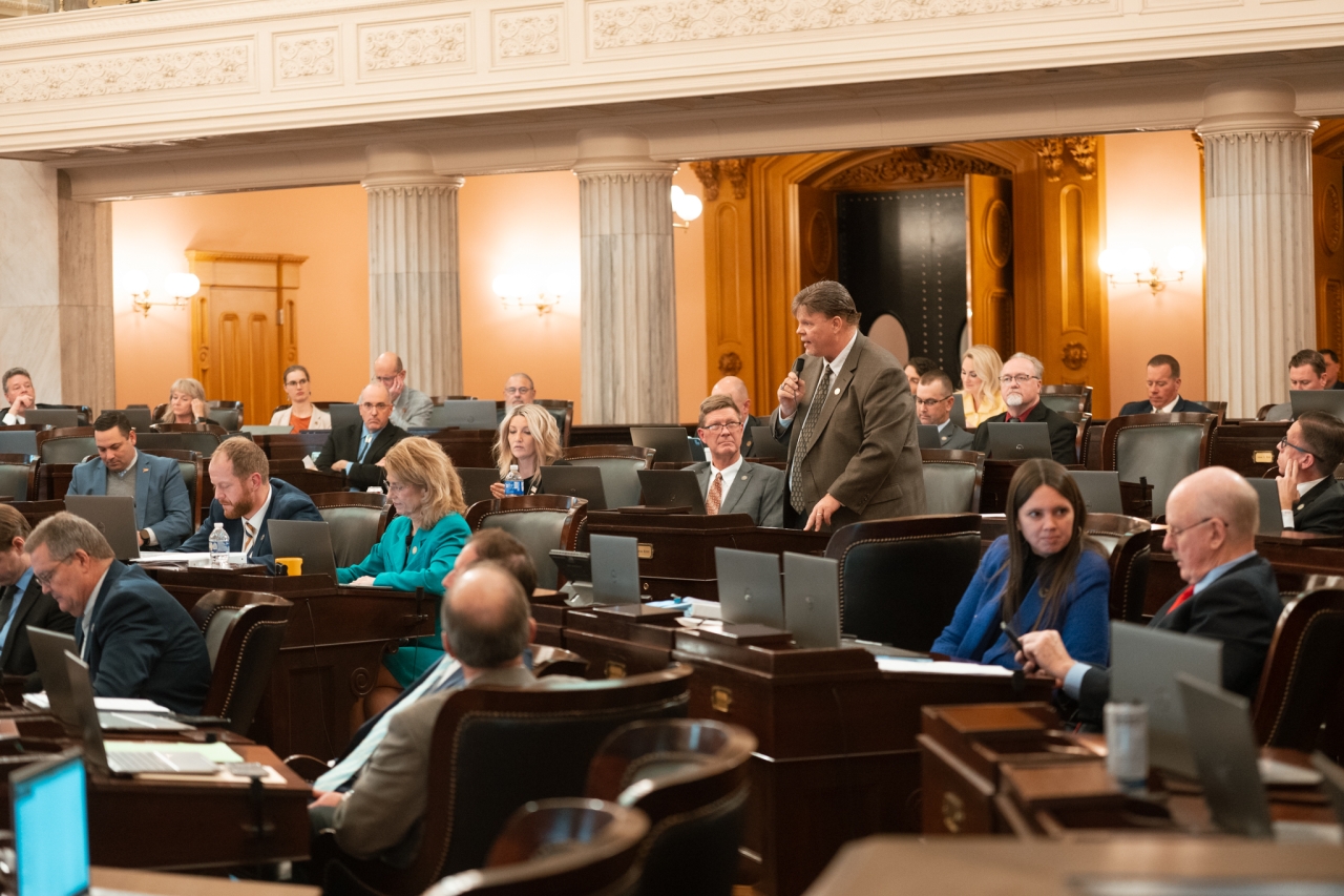 Rep. Ritter speaks on the House floor during session