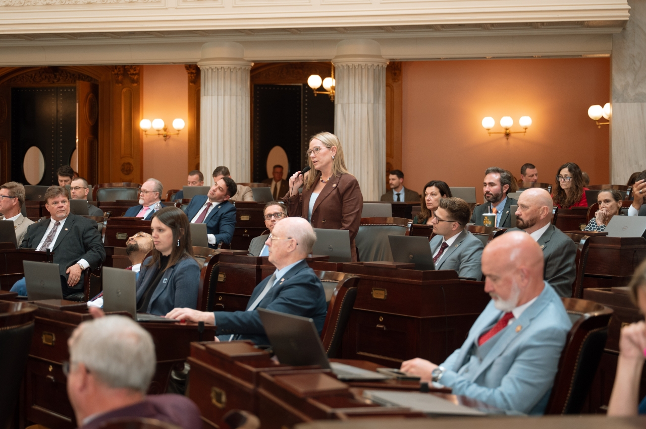 Rep. Deeter speaks on the House floor about House Bill 423.
