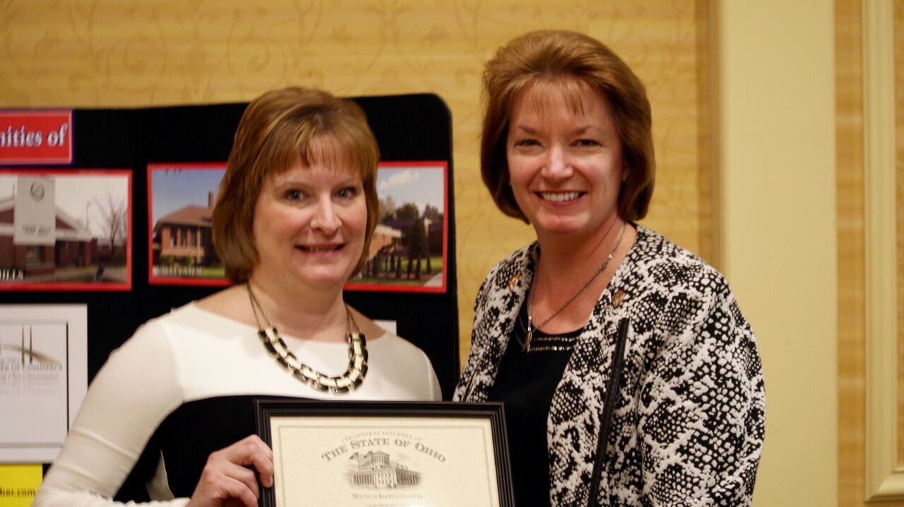 Rep. Anielski Presents Commendation to 2016 Cuyahoga Valley Chamber's Person of the Year