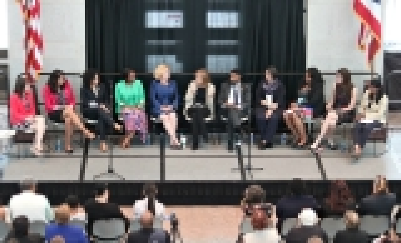 Gloria Steinem joins women lawmakers for day at the Statehouse